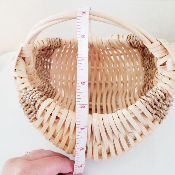 Handcrafted basket farmhouse decor style - Picture 2 of 7